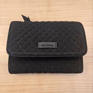 🔥New Vera Bradley RFID Classic Black and White Quilted Women's Wallet